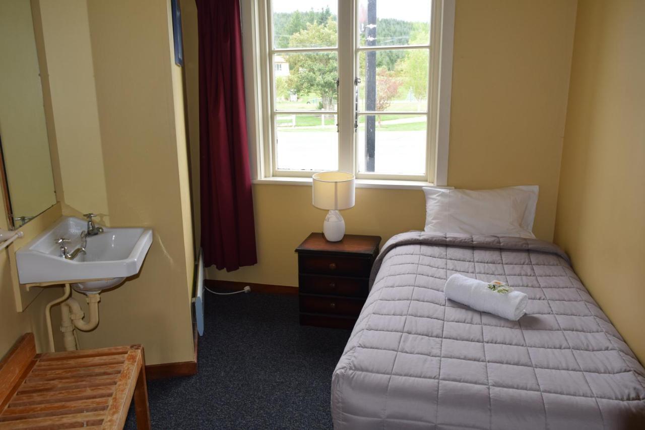 Garston Hotel & Cafe Esterno foto
